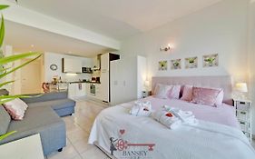 'Cuore Di Rose' Parking - Welcome Set, Netflix, For 4 Persons -By Easylife Swiss